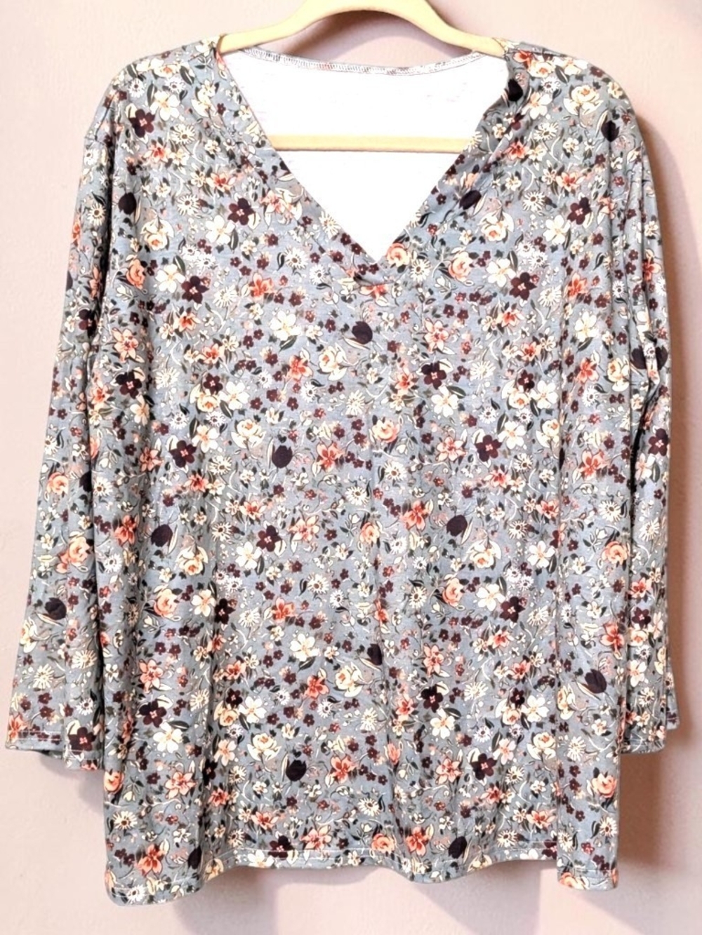 Floral V-Neck Long Sleeve Women’s Top - Light Blue